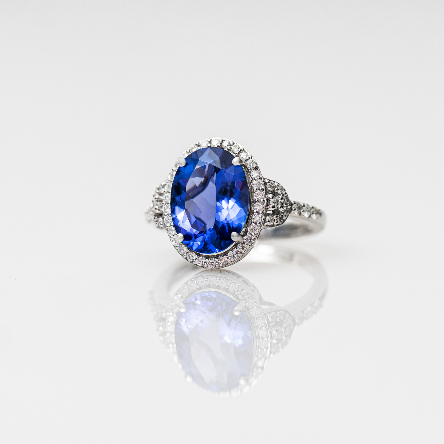 Lumé Tanzanite Ring