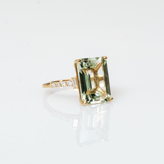Élan Amethyst Ring