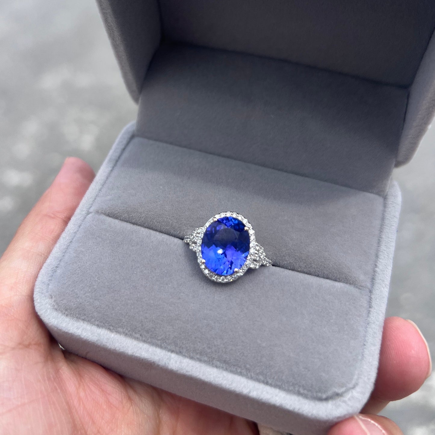 Lumé Tanzanite Ring